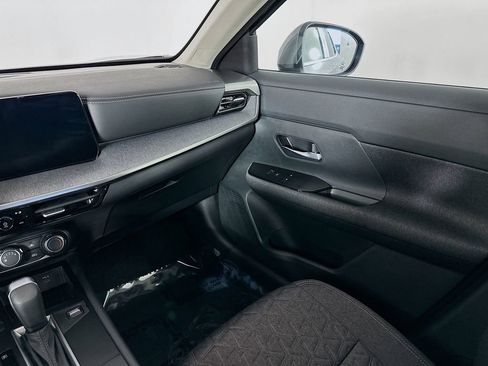 Certified 2025 Nissan Kicks SV FWD image 30