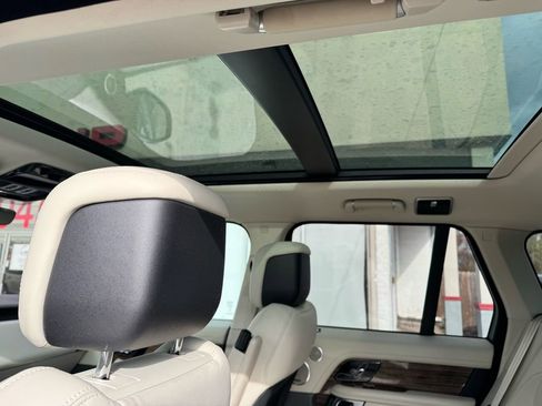 Used 2019 Land Rover Range Rover Supercharged image 37