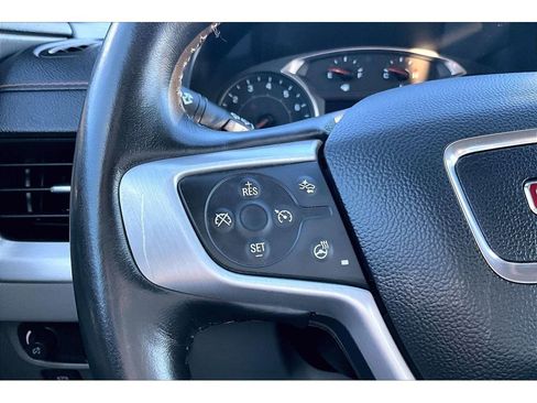 Used 2021 GMC Terrain SLT w/ LPO, Floor Liner Package image 11