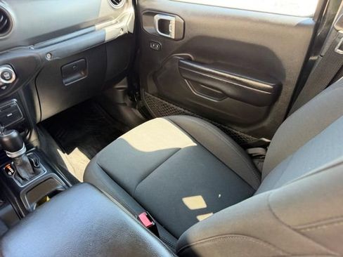 Used 2021 Jeep Gladiator Sport AWD/4WD image 15