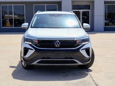 Used 2024 Volkswagen Taos SE FWD image 22