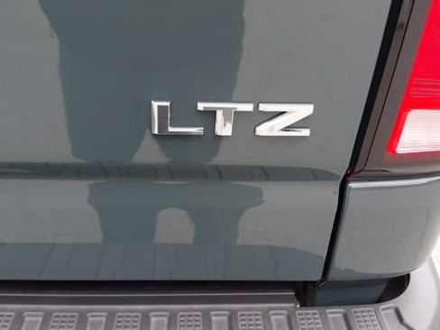 Used 2025 Chevrolet Silverado 2500 LTZ w/ LTZ Premium Package image 31