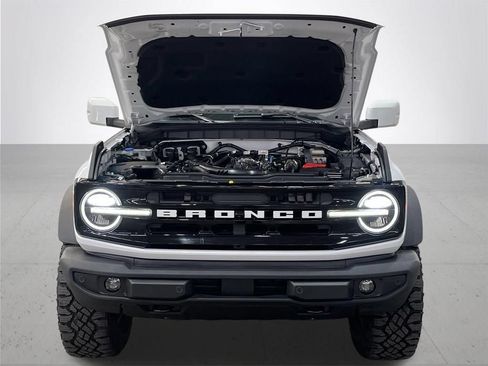 Used 2022 Ford Bronco Outer Banks w/ Sasquatch Package AWD/4WD image 5