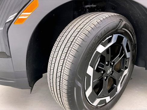 Certified 2025 Hyundai Santa Fe SE image 33