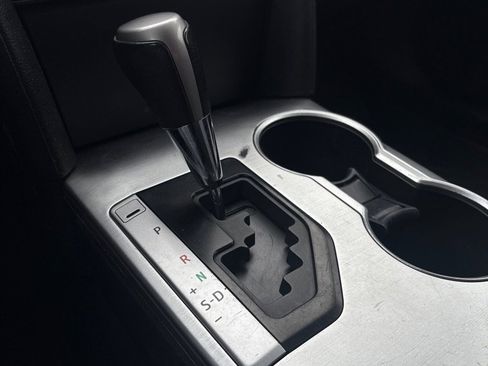 Used 2014 Toyota Camry SE image 14