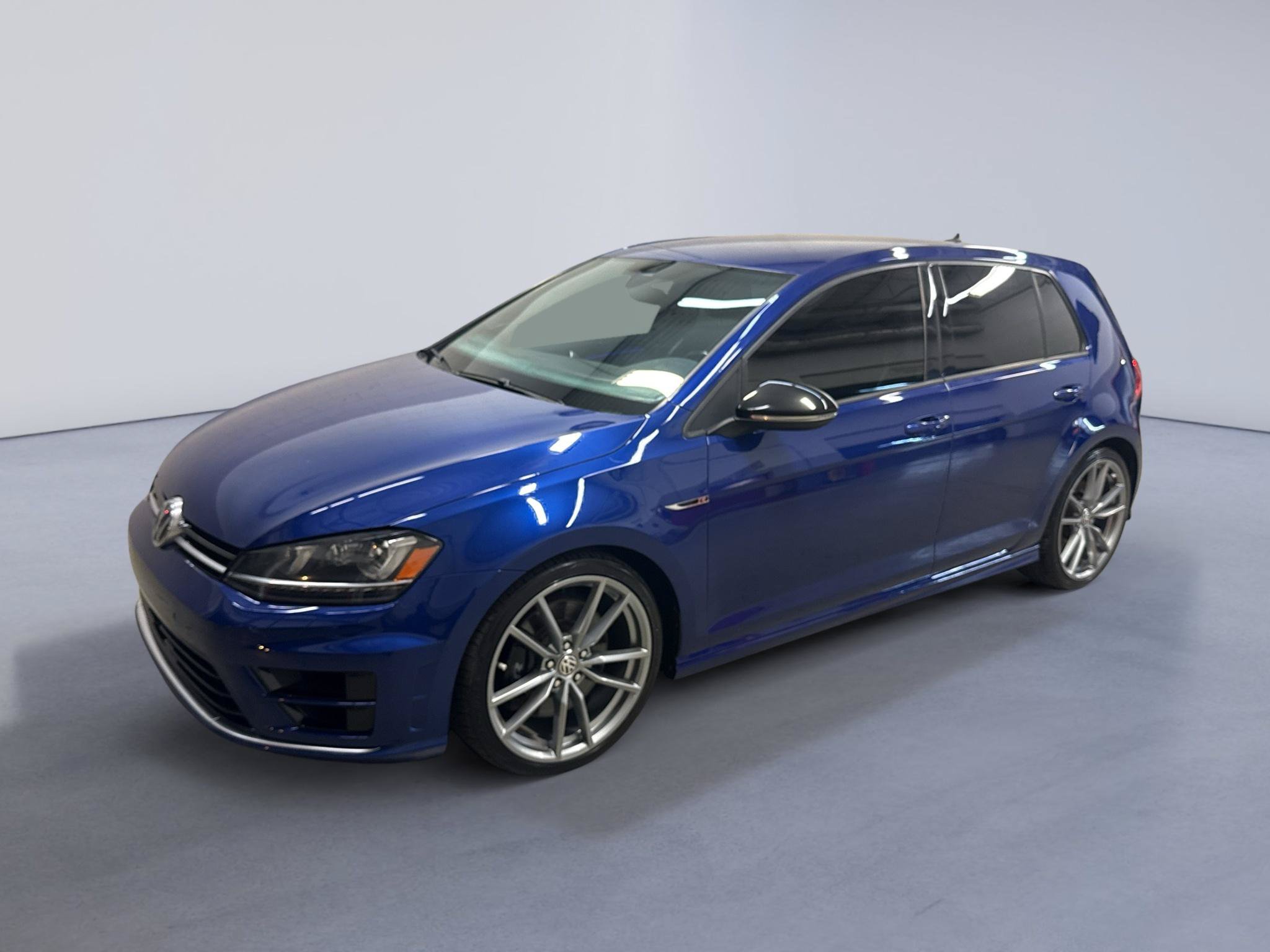 Used 2017 Volkswagen Golf R 4-Door AWD/4WD image 3