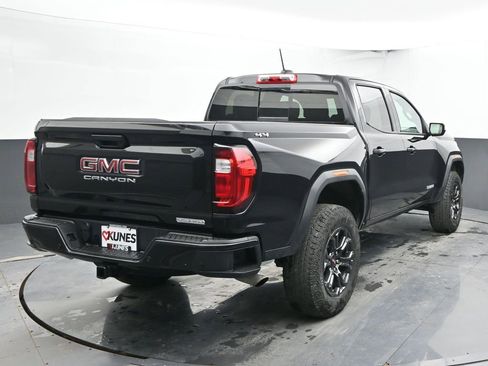 Used 2025 GMC Canyon Elevation image 10