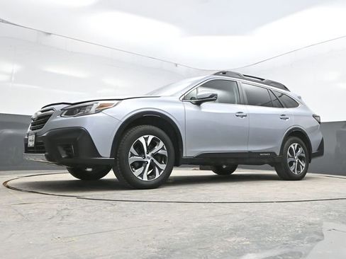 Used 2021 Subaru Outback Limited image 30