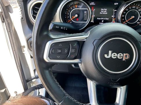 Used 2022 Jeep Gladiator Overland AWD/4WD image 22
