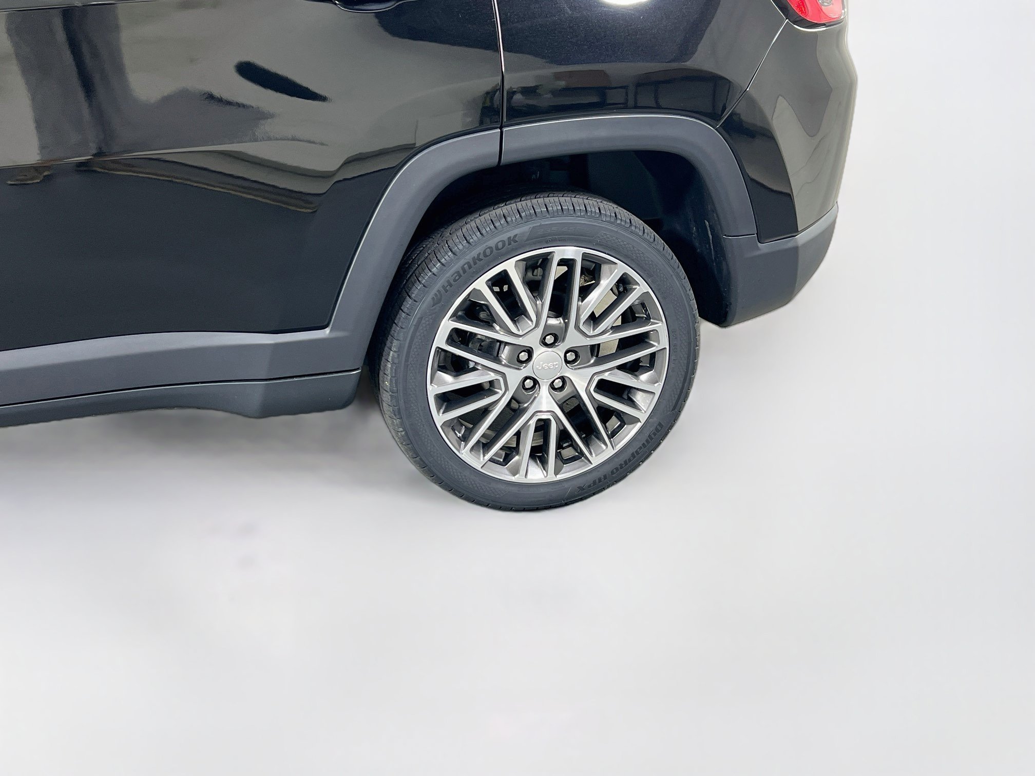 Used 2023 Jeep Compass Limited w/ Elite Group AWD/4WD image 29