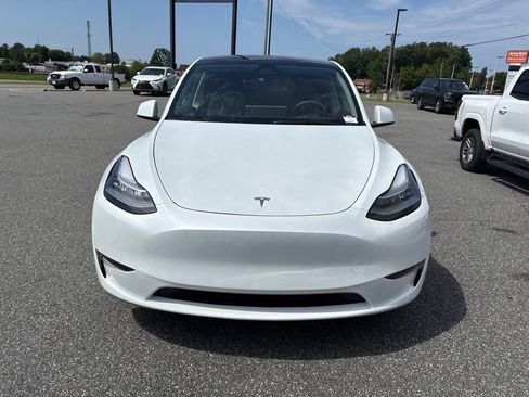 Used 2023 Tesla Model Y AWD image 9