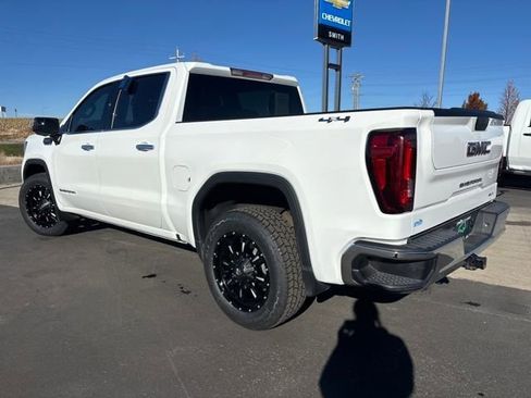 Certified 2024 GMC Sierra 1500 SLT image 5