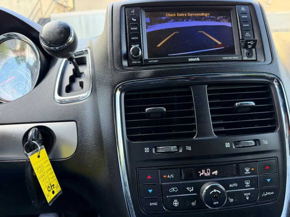Used 2019 Dodge Grand Caravan GT FWD image 19