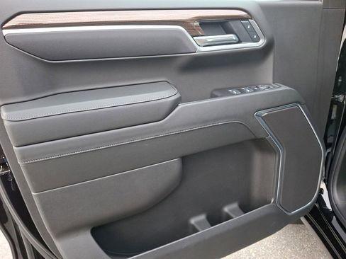 Used 2025 Chevrolet Silverado 1500 LT image 12