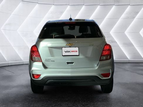 Used 2022 Chevrolet Trax LS w/ Tint and Cruise Package image 5