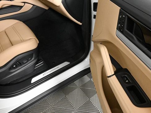 Certified 2026 Porsche Cayenne Coupe AWD/4WD image 26
