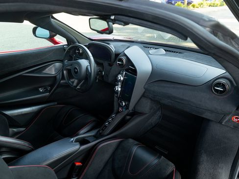 Used 2021 McLaren 720S Performance RWD image 13