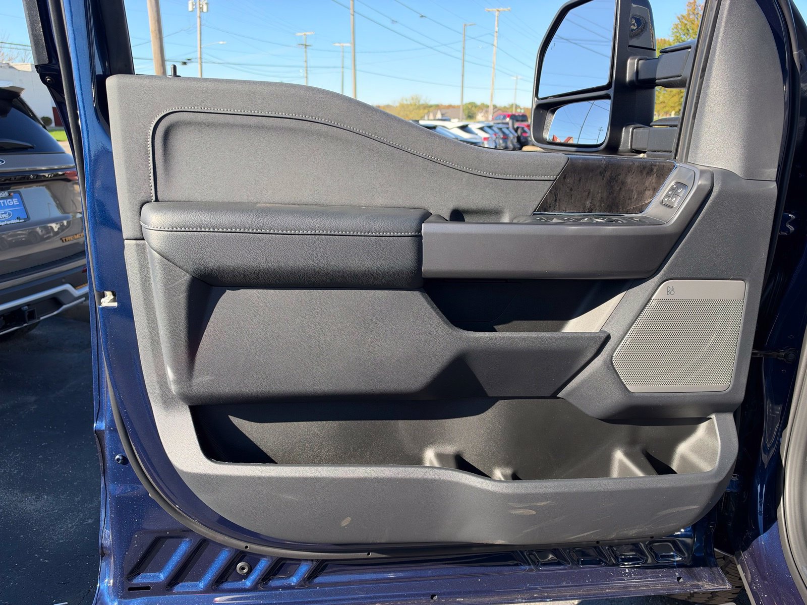 New 2027 Ford F350 Lariat w/ Black Appearance Package AWD/4WD image 5