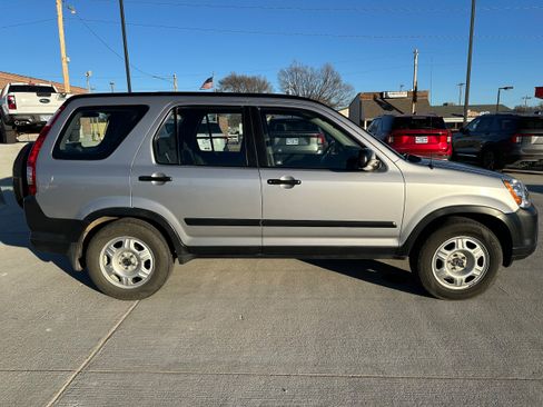 Used 2005 Honda CR-V LX image 7