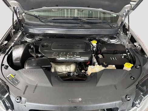 Used 2020 Jeep Cherokee Latitude Plus w/ Cold Weather Group image 28