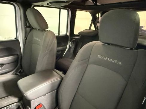 Used 2019 Jeep Wrangler Unlimited Sahara image 42