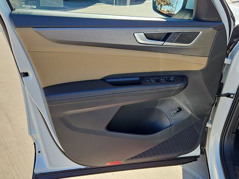 New 2026 Volkswagen Atlas Cross Sport SE image 14