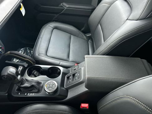 New 2025 Ford Bronco Badlands image 58