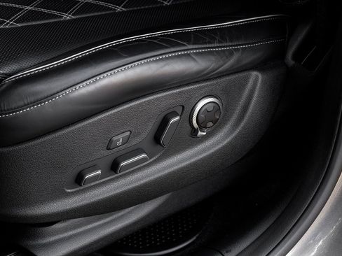 Used 2021 Genesis GV80 3.5T Advanced + w/ Prestige Package 07 image 44