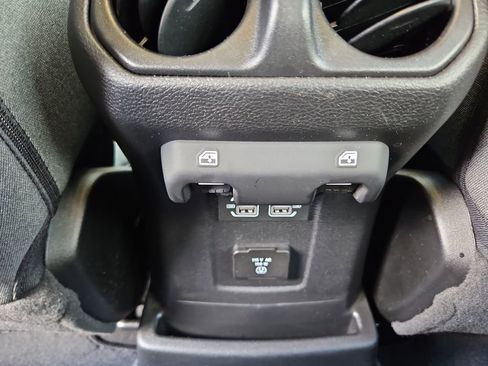 Used 2025 Jeep Wrangler Unlimited Sahara AWD/4WD image 27