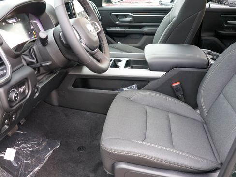 New 2026 RAM 1500 4x4 Crew Cab image 4