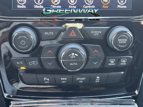 Used 2019 Jeep Grand Cherokee Trailhawk w/ Trailhawk Luxury Group image 18