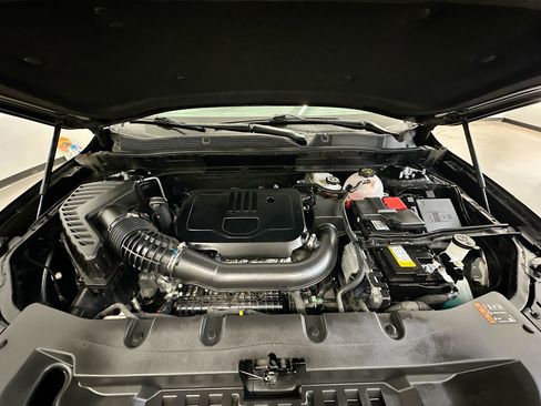 Used 2025 Chevrolet Blazer LT image 34