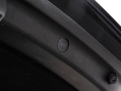 Used 2021 Tesla Model Y Long Range AWD/4WD image 54