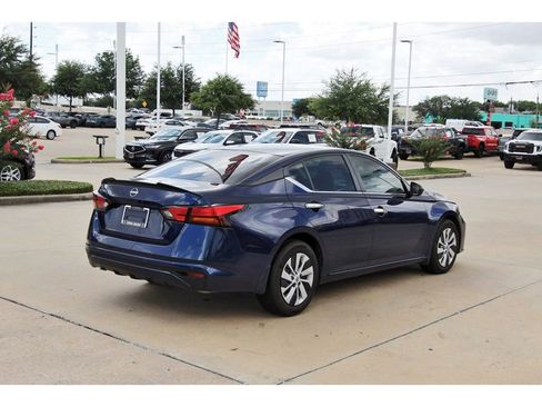Used 2024 Nissan Altima 2.5 S FWD image 7