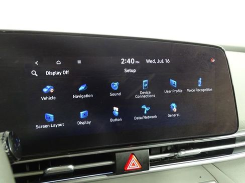 Used 2024 Hyundai Elantra SEL FWD image 36