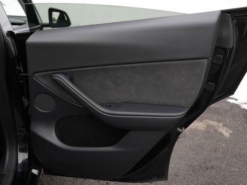 Used 2023 Tesla Model Y Long Range image 38