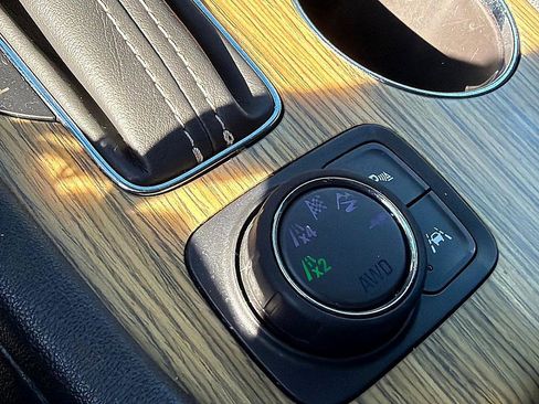 Used 2018 GMC Acadia Denali w/ LPO, Cargo Package image 16