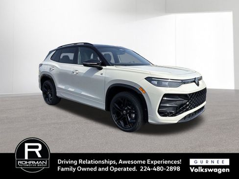 New 2026 Volkswagen Tiguan SE R-Line AWD/4WD image 2
