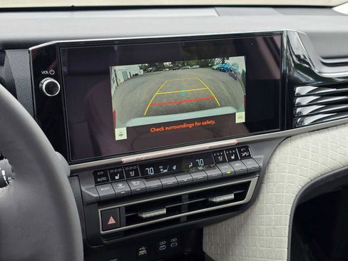 Used 2026 Toyota Camry XLE AWD/4WD image 23