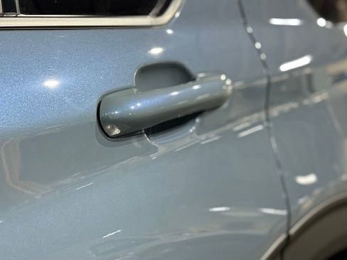 Used 2025 Ford Explorer Active w/ Active Comfort Package image 21