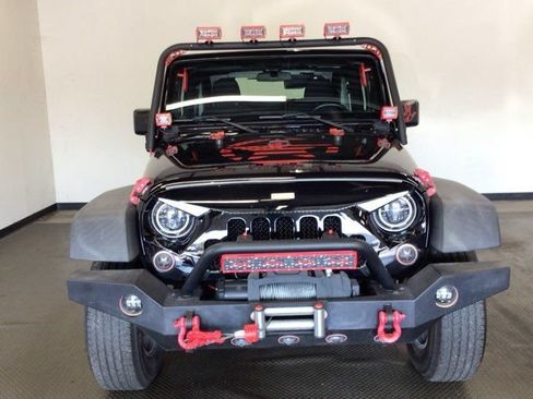 Used 2016 Jeep Wrangler Sport w/ Connectivity Group AWD/4WD image 2