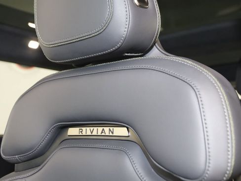 Used 2022 Rivian R1S Launch Edition image 13