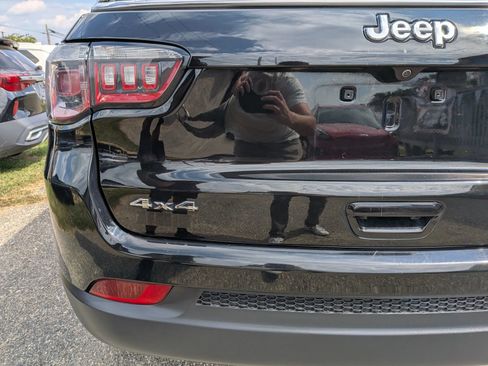 Used 2019 Jeep Compass Limited AWD/4WD image 15