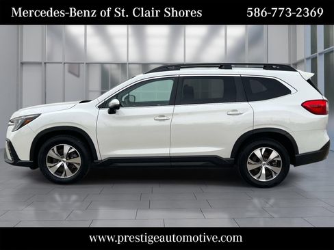 Used 2023 Subaru Ascent Premium w/ Convenience Package AWD/4WD image 2