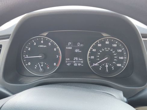 Used 2017 Hyundai Elantra SE image 15