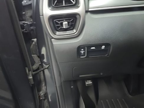 Used 2021 Kia Sorento S FWD image 10