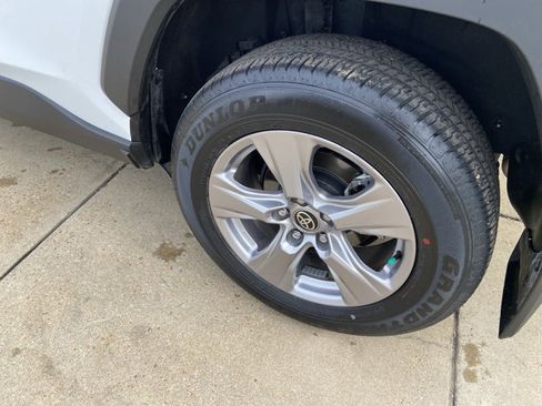 Used 2025 Toyota RAV4 XLE image 30