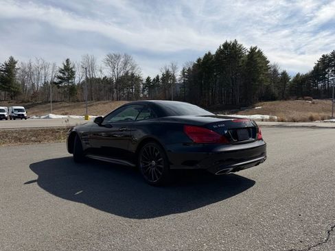 Used 2017 Mercedes-Benz SL 550 image 2