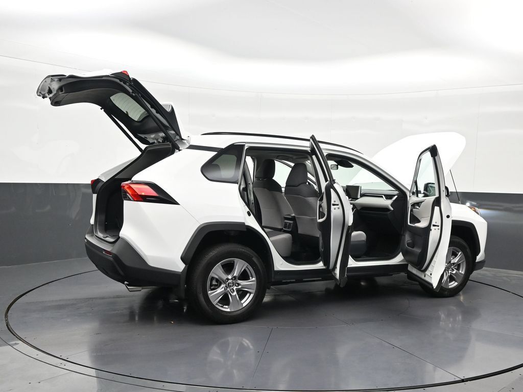Used 2025 Toyota RAV4 XLE w/ Convenience Package FWD image 31