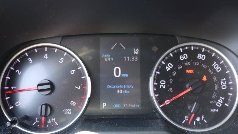 Used 2021 Toyota RAV4 LE FWD image 11